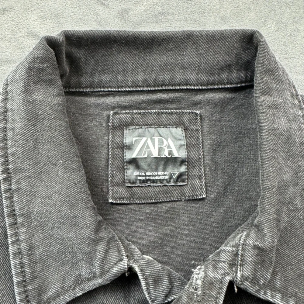 Zara Mens Black Washed Denim Trucker Jacket Size XXL Faded Vintage Style